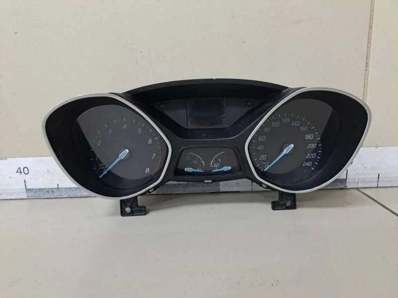 Панель приборов Ford Focus 3 2011>