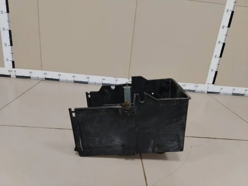 Крепление АКБ (корпус / подставка) Ford Focus 3 2011>