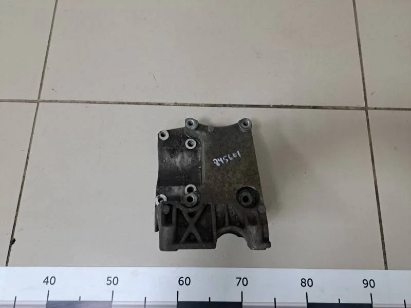 Кронштейн кондиционера Ford Focus 3 2011>