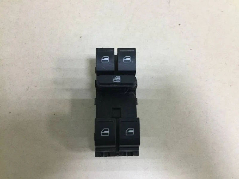 Блок управления стеклоподъемниками Volkswagen Jetta (5K) 2011>