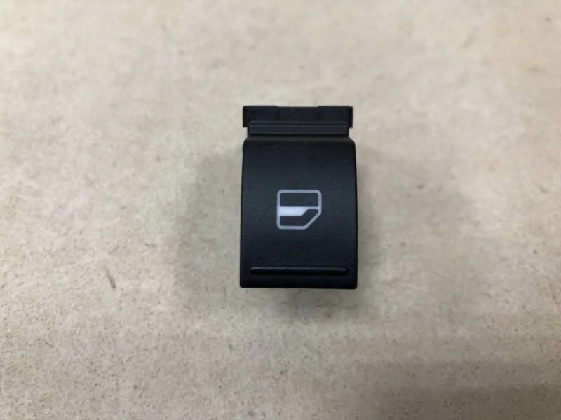 Кнопка стеклоподъемника Volkswagen Jetta (5K) 2011>