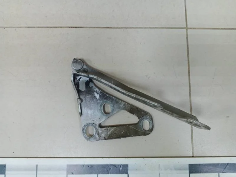 Петля капота левая Opel Astra H / Family 2004-2015