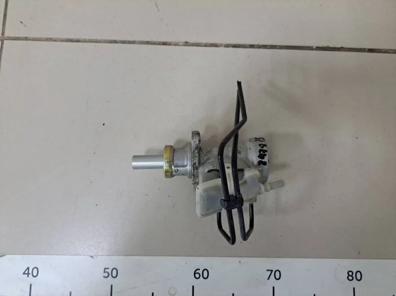 Цилиндр тормозной главный Ford Focus 1 1998-2004