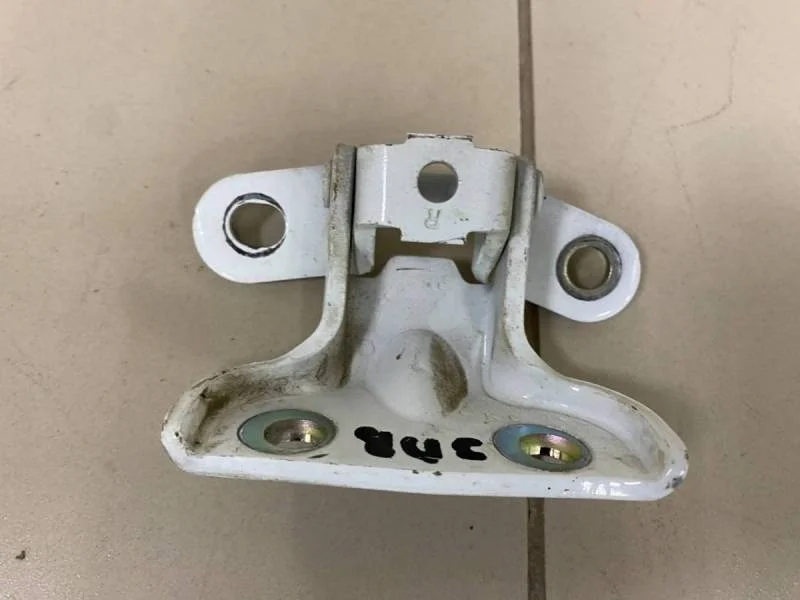 Петля двери задней правой верхняя Hyundai Creta 2016>