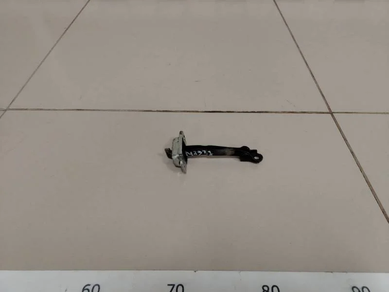 Ограничитель двери Hyundai Solaris 2017>