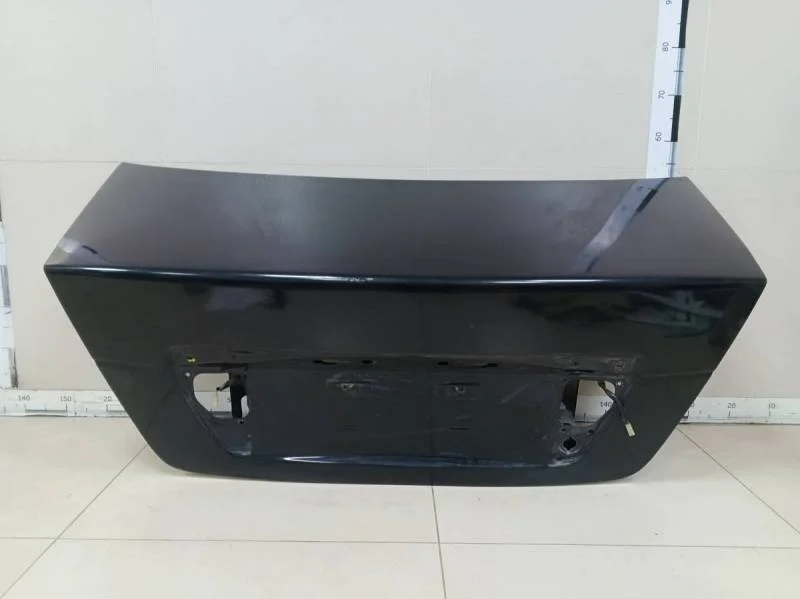 Крышка багажника Suzuki Liana 2001-2007