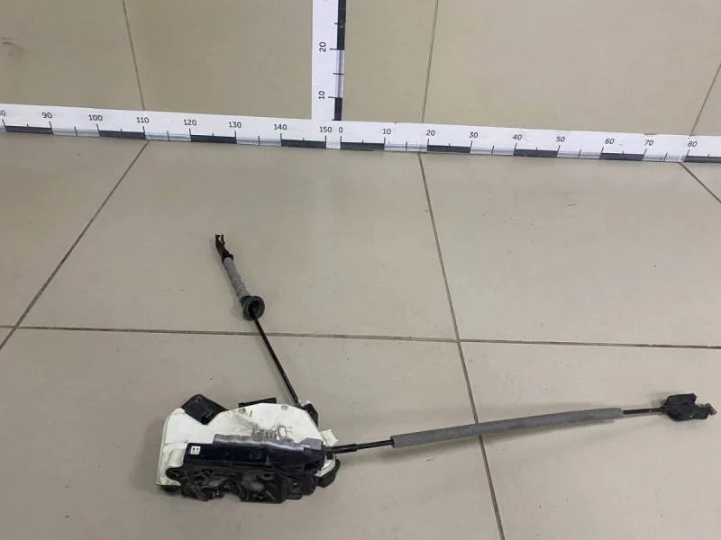 Замок двери задней правой Volkswagen Polo (Sed RUS) 2011>