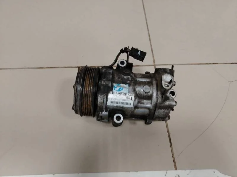 Компрессор системы кондиционирования Volkswagen Polo (Sed RUS) 2011>