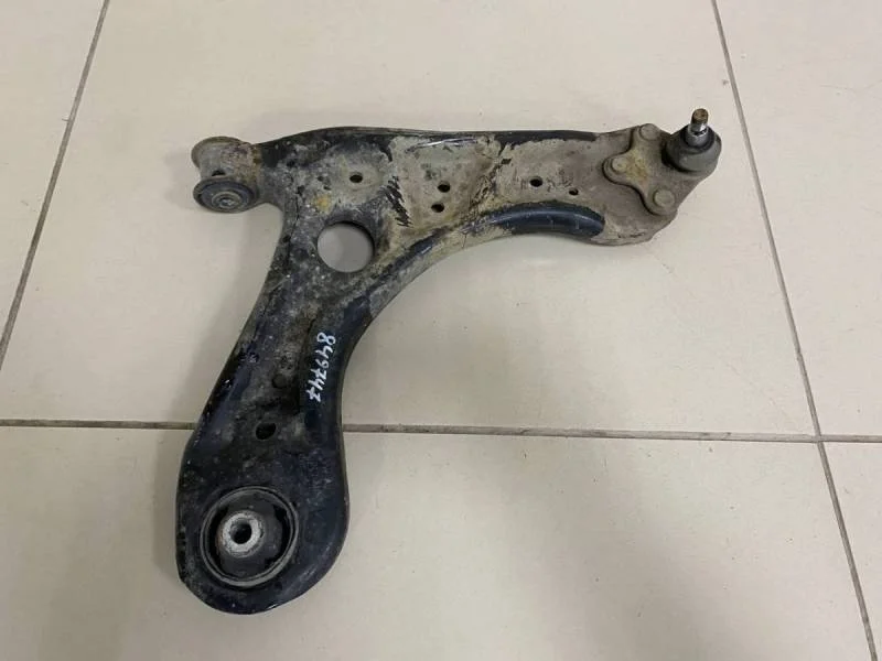 Рычаг передний правый Volkswagen Polo (Sed RUS) 2011>