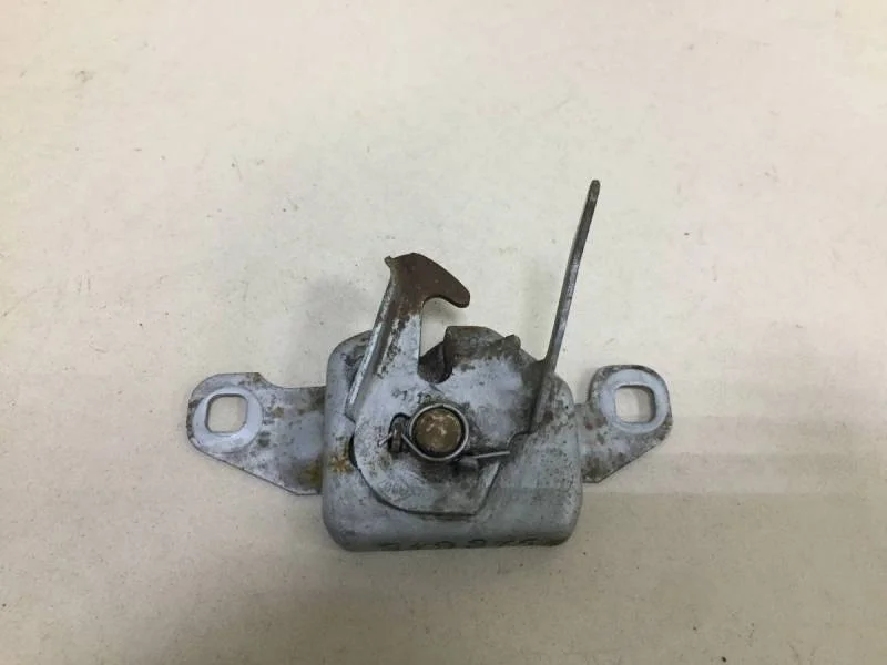 Замок капота Lada Largus 2012>