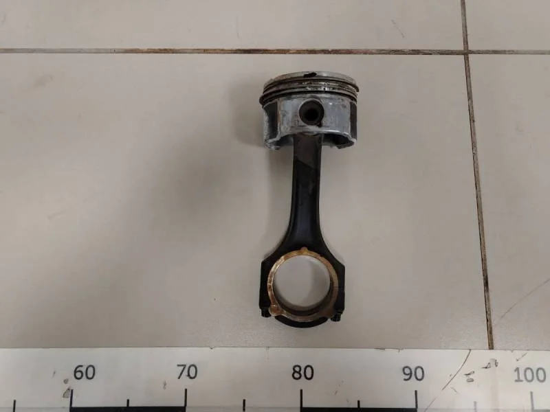 Поршень с шатуном Mercedes-Benz C-Class (W203) 2000-2007