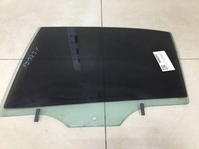 Стекло двери задней левой Skoda Octavia (A7) 2013>
