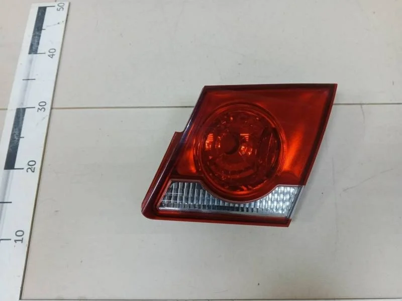 Фонарь задний внутренний правый Chevrolet Cruze (J300) 2009-2016