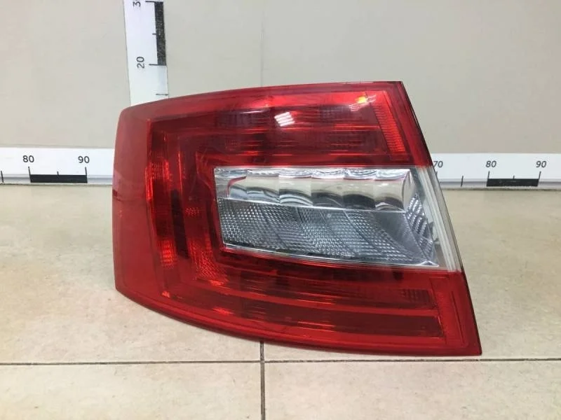 Фонарь задний левый Skoda Octavia (A7) 2013>