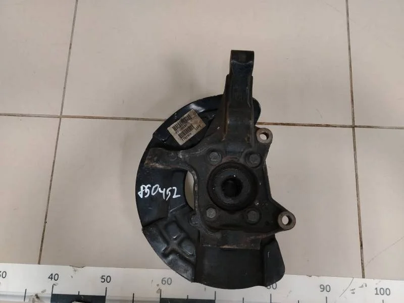 Кулак поворотный передний левый Volvo XC90 2002-2015