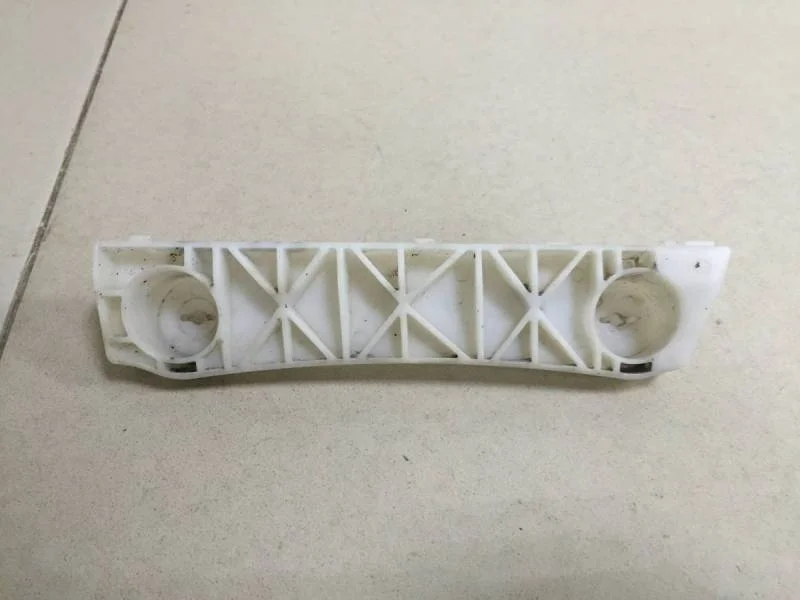 Кронштейн переднего бампера правый Nissan Almera 3 (G11, G15) 2012>