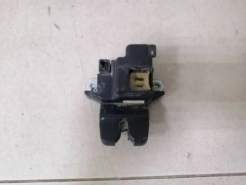 Замок багажника Kia Cerato (TD) 2009-2013