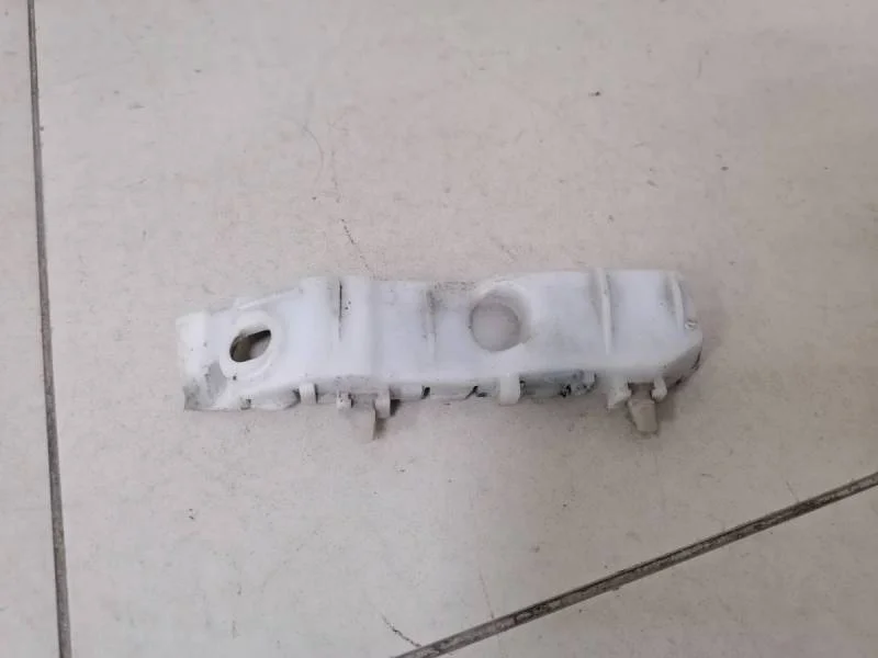 Направляющая переднего бампера левая Kia Cerato (TD) 2009-2013