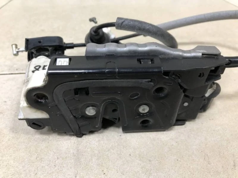 Замок двери задней правой Skoda Rapid 2012-2020