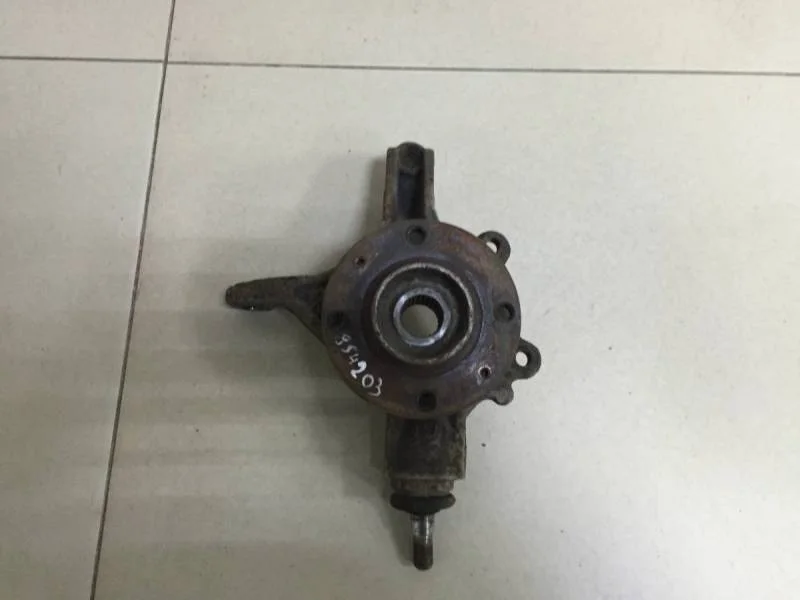 Кулак поворотный передний правый Citroen C4 2005-2011