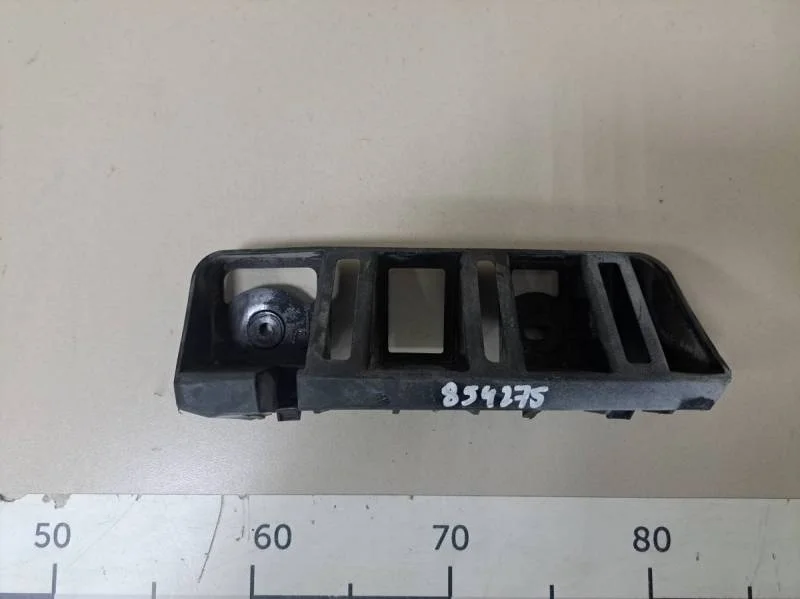 Кронштейн заднего бампера правый Skoda Rapid 2012-2020