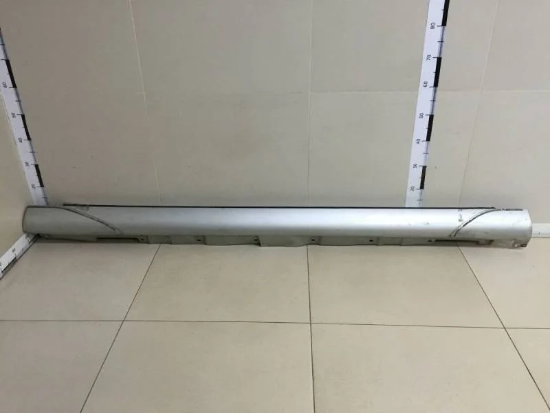 Накладка на порог (наружная) Toyota Avensis (T250) 2003-2009