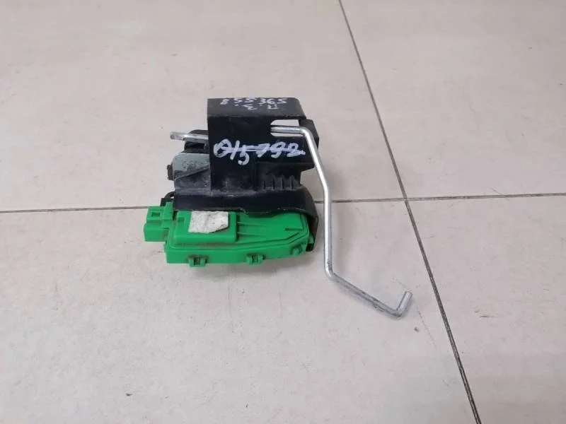 Замок двери задней правой Hyundai Solaris 2010-2017