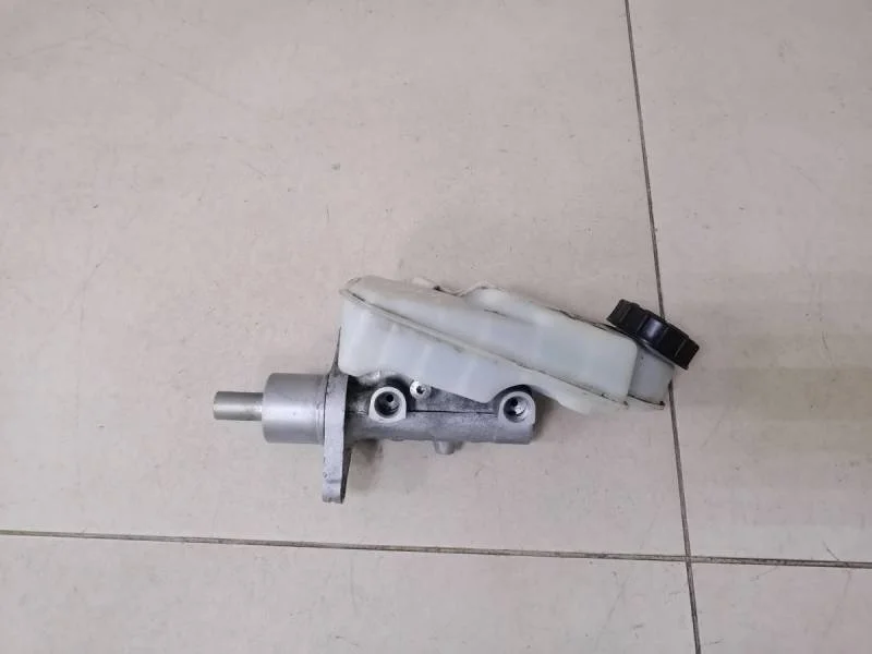 Цилиндр тормозной главный Ford Focus 2 (DA) 2005-2008