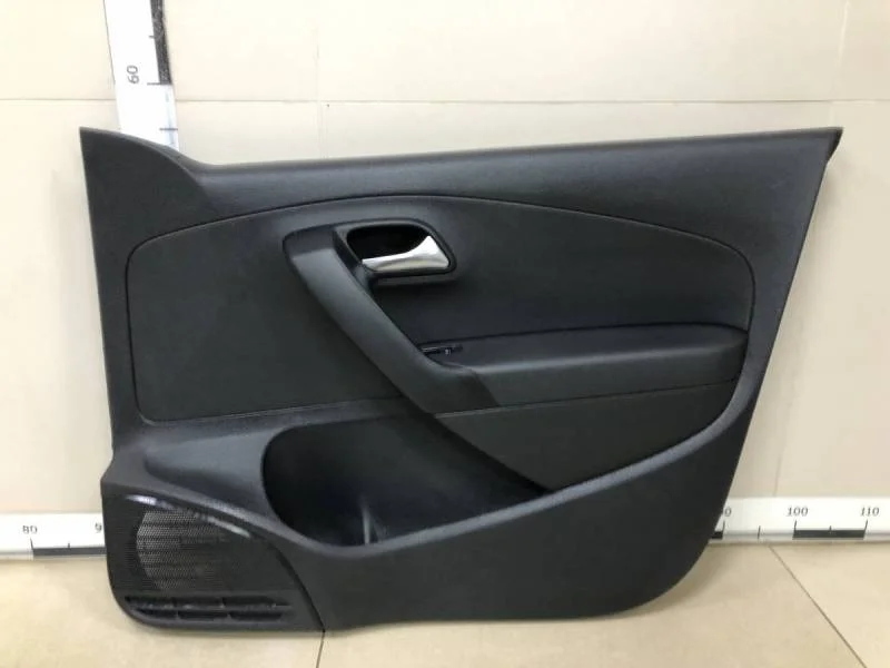 Обшивка двери передней правой Volkswagen Polo (Sed RUS) 2011>