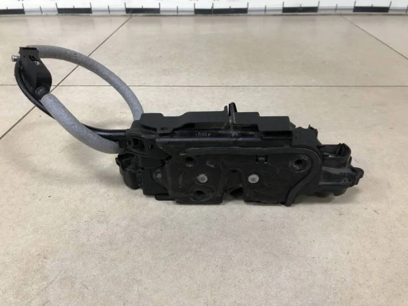 Замок двери передней левой Skoda Octavia (A7) 2013>