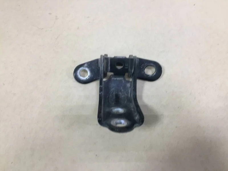 Петля двери задней правой нижняя Hyundai Solaris 2010-2017