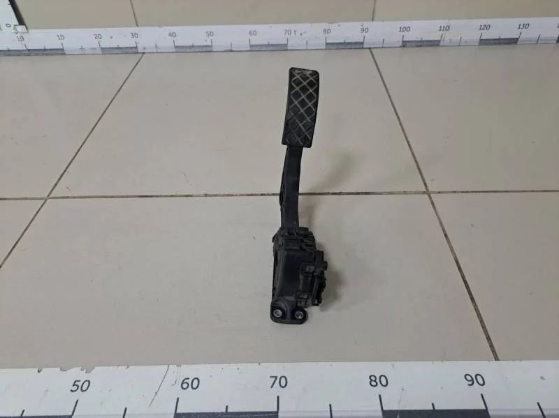 Педаль газа Volkswagen Polo (Sed RUS) 2011>