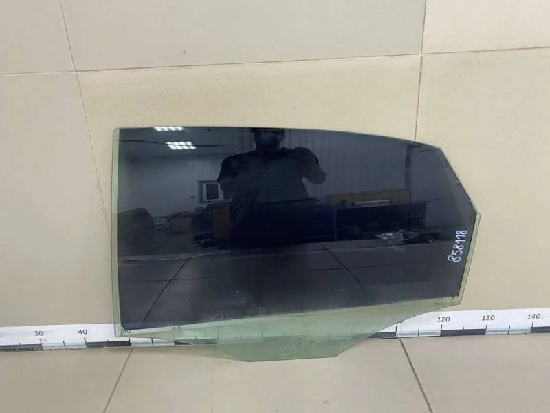 Стекло двери задней левой Volkswagen Polo (Sed RUS) 2011>