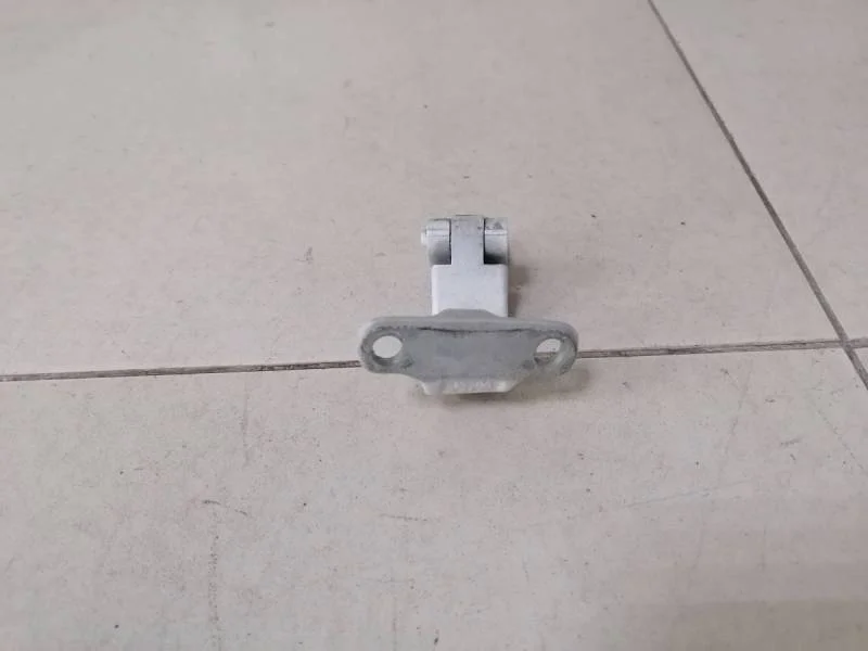 Петля двери багажника Skoda Octavia (A7) 2013>