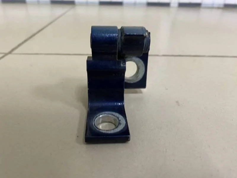 Петля двери Volkswagen Polo (Sed RUS) 2011>