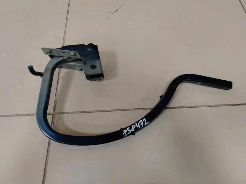 Петля крышки багажника Volkswagen Polo (Sed RUS) 2011>