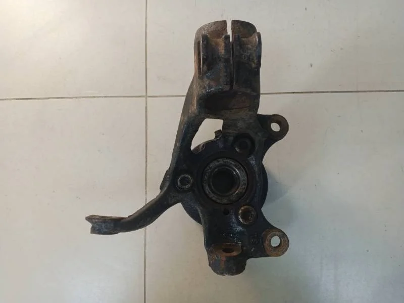 Кулак поворотный передний левый Skoda Octavia (A7) 2013>