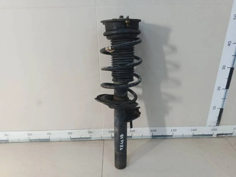 Амортизатор передний Skoda Octavia (A7) 2013>