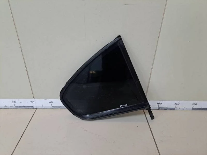 Стекло двери задней правой (форточка) Skoda Octavia (A5 1Z-) 2004-2013