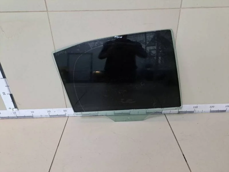 Стекло двери задней правой Skoda Octavia (A5 1Z-) 2004-2013