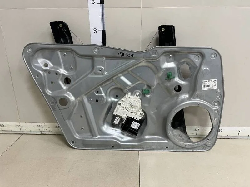 Стеклоподъемник электр. передний левый Volkswagen Tiguan (5N1) 2007-2011