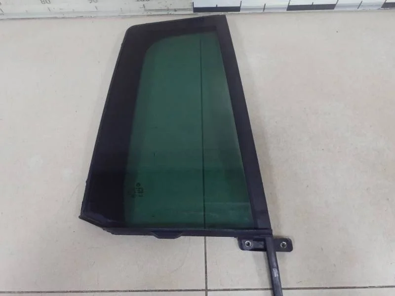 Стекло двери задней правой (форточка) Volkswagen Tiguan (5N1) 2007-2011