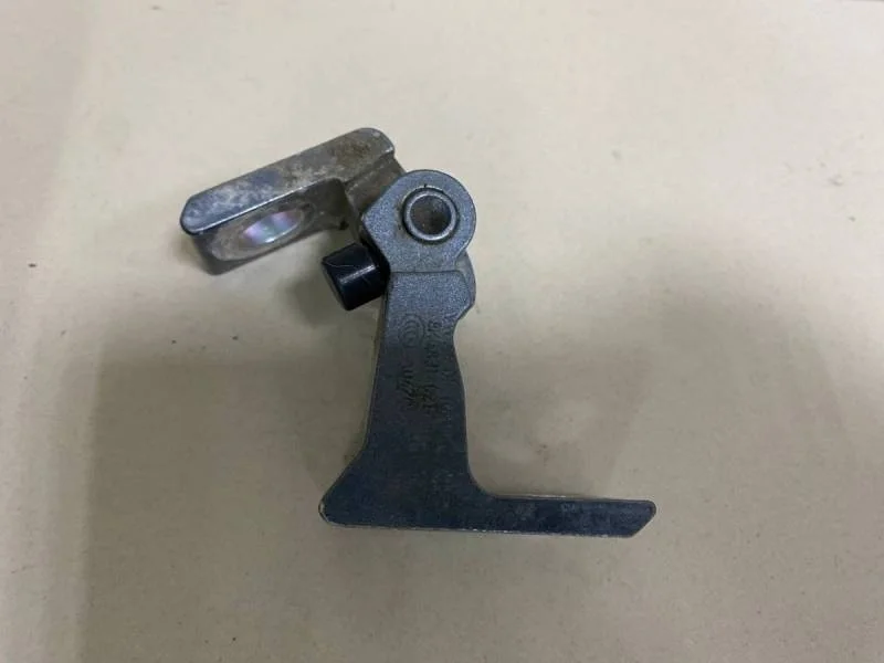 Петля двери задней правой нижняя Skoda Octavia (A7) 2013>