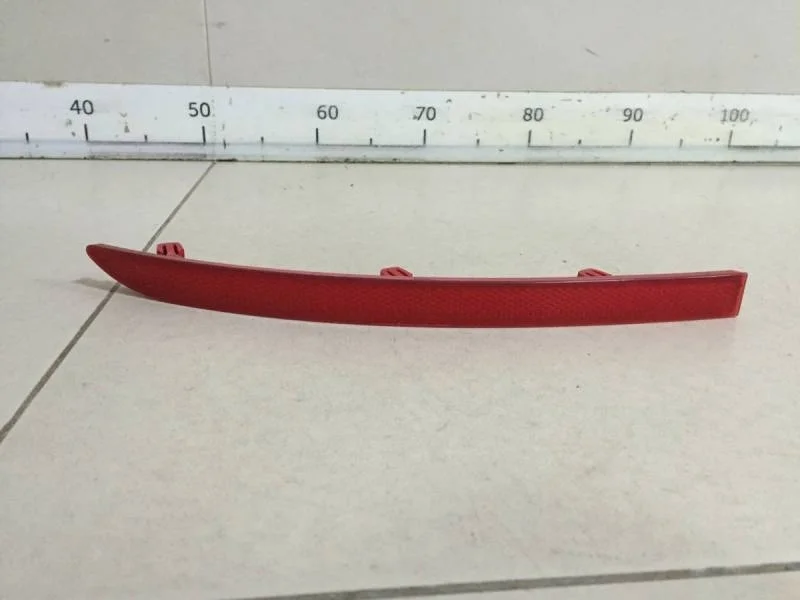 Отражатель в бампер задний левый Volkswagen Tiguan (5N1) 2007-2011