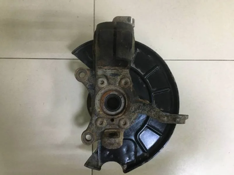 Кулак поворотный передний правый Volkswagen Tiguan (5N1) 2007-2011