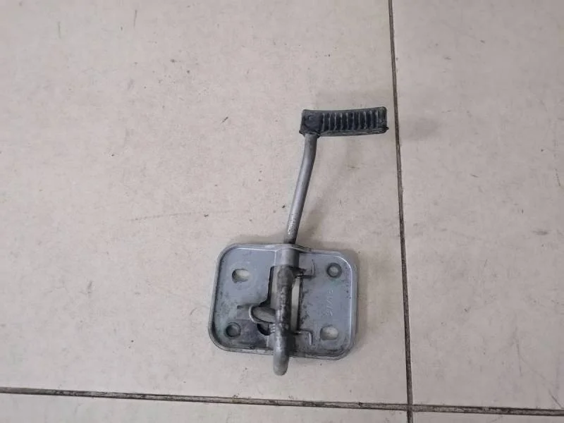 Крючок капота Volkswagen Polo (Sed RUS) 2011>