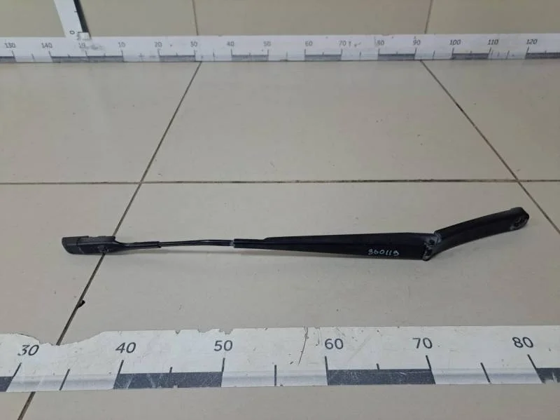 Поводок стеклоочистителя передний левый Skoda Octavia (A7) 2013>