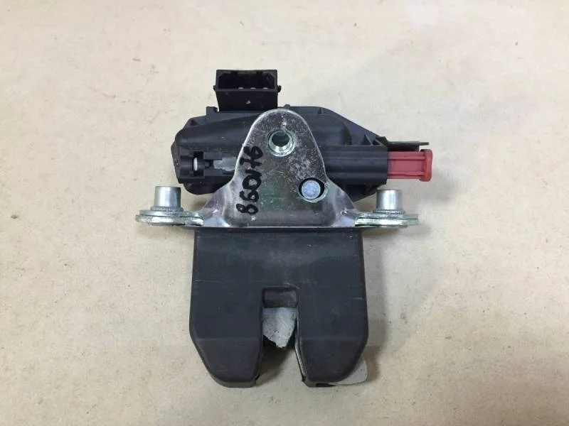 Замок багажника Volkswagen Polo (Sed RUS) 2011>