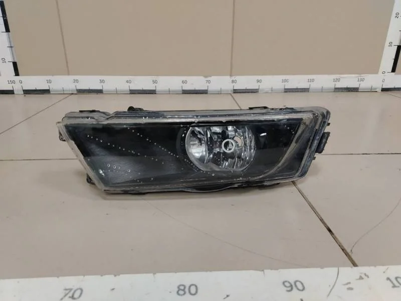 Фара противотуманная левая Skoda Octavia (A7) 2013>