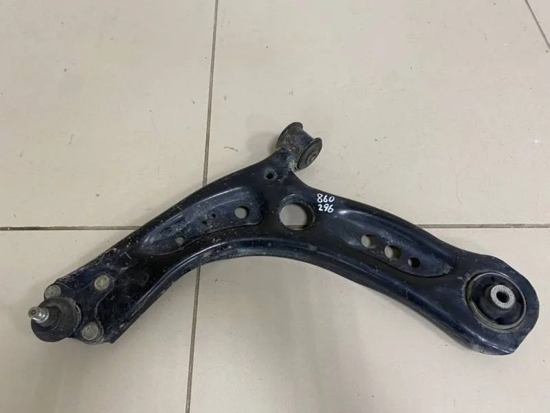 Рычаг передний левый Skoda Octavia (A7) 2013>